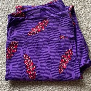 New Tall and Curvy LuLaRoe Purple Feather Leggings